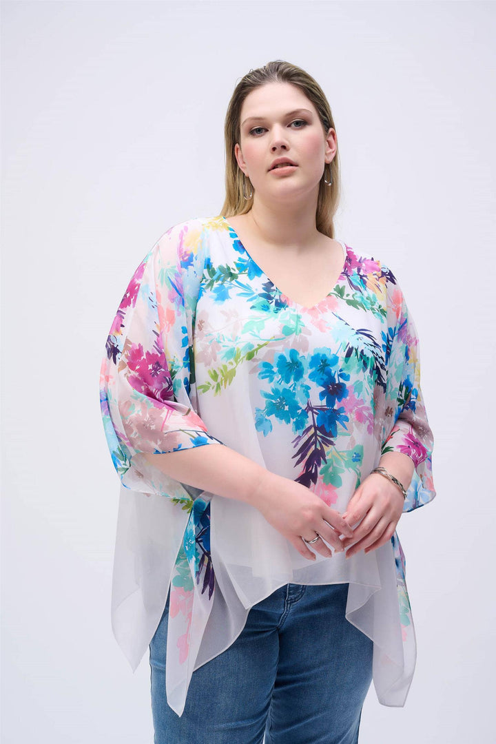 Joseph Ribkoff hvit overdel med blomstertrykk - på modell
