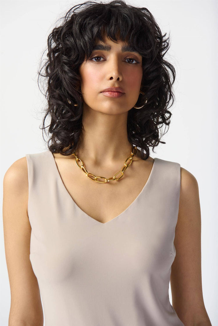 Joseph Ribkoff beige overdel - på modell 1