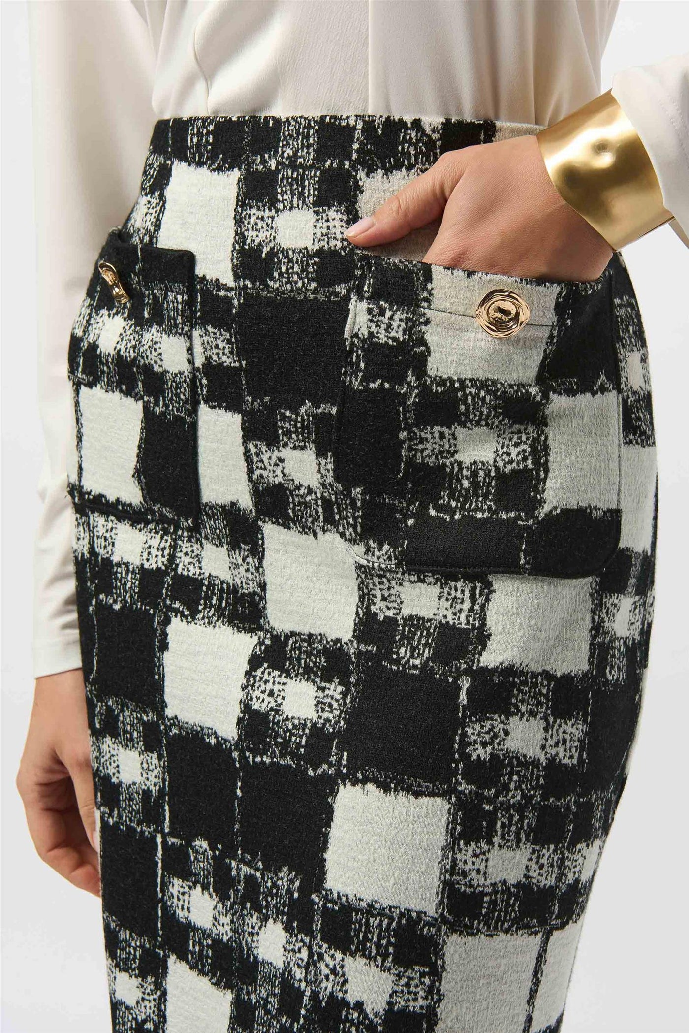 Jacquard Sweater Plaid Print Pull-On Skirt, Black/Cream fra Joseph Ribkoff - bilde 2