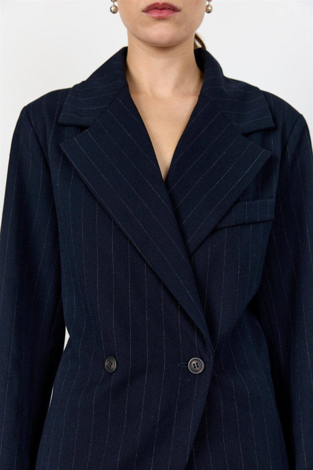 Levetè Room marineblå jakke blazer - nærbilde