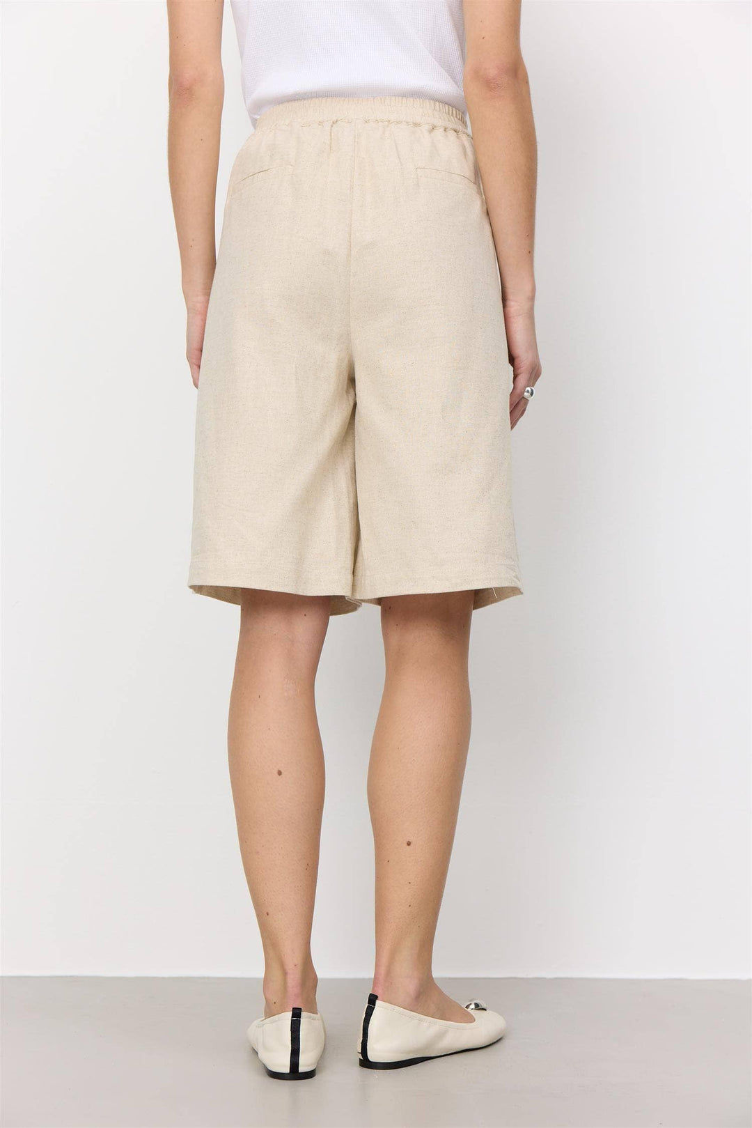 Levetè Room Levete Room beige shorts - bakfra 1