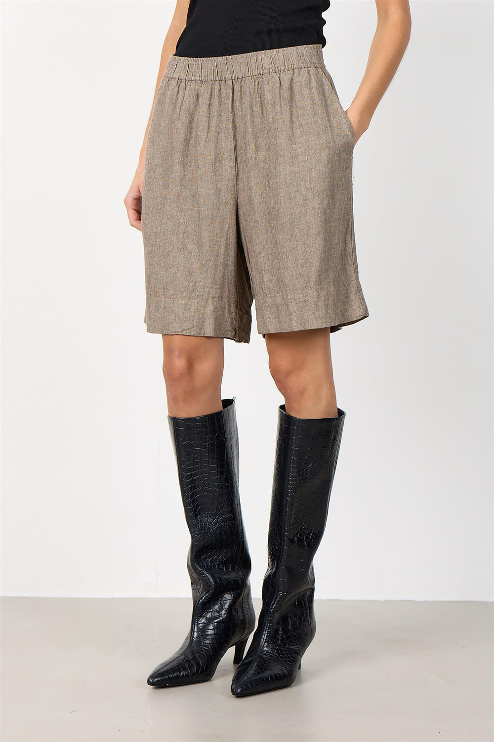 Levetè Room beige shorts - helfigur