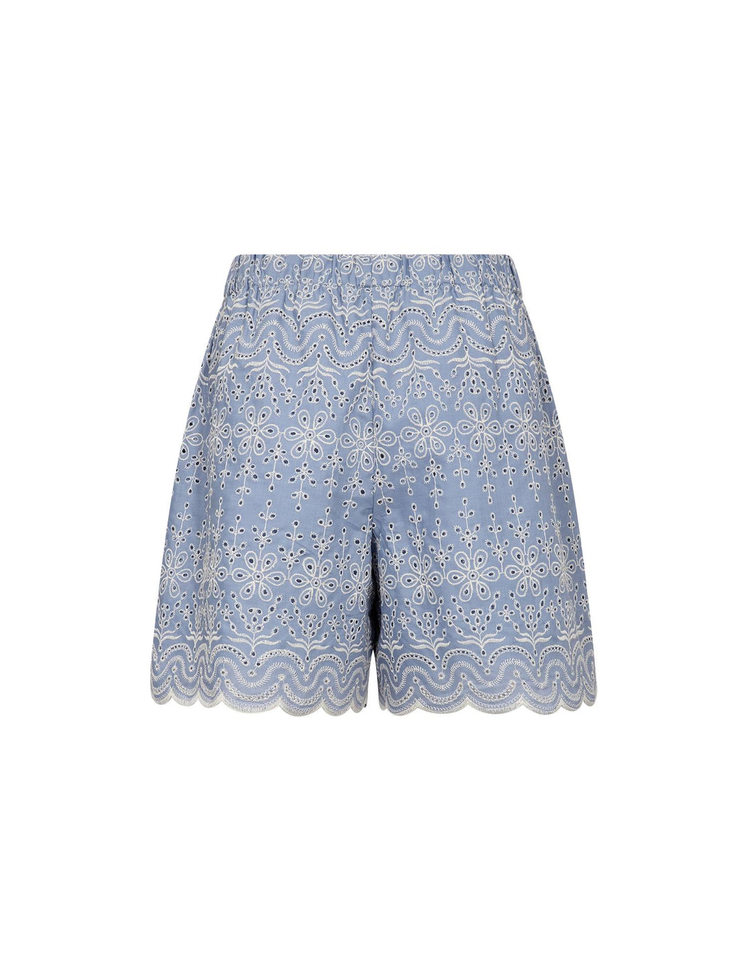 Lyseblå shorts med hvit brodert mønster og bølgekant, bakside med elastisk linning