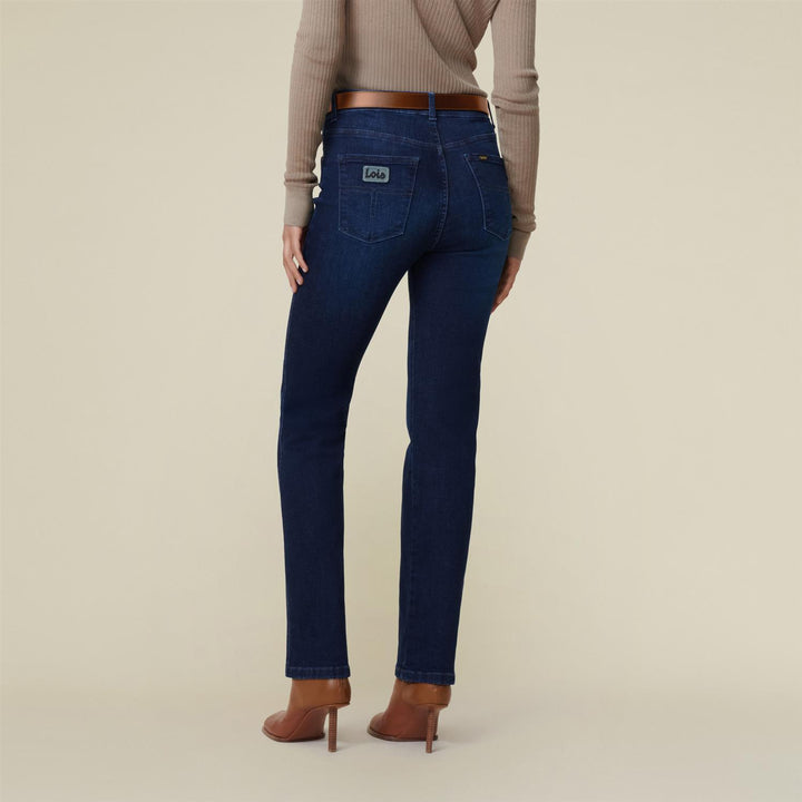 Lois mørk blå bukse jeans - på modell bakfra