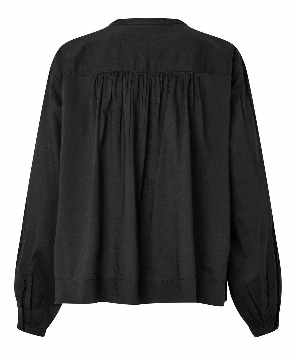 MASAI svart bluse - bakfra
