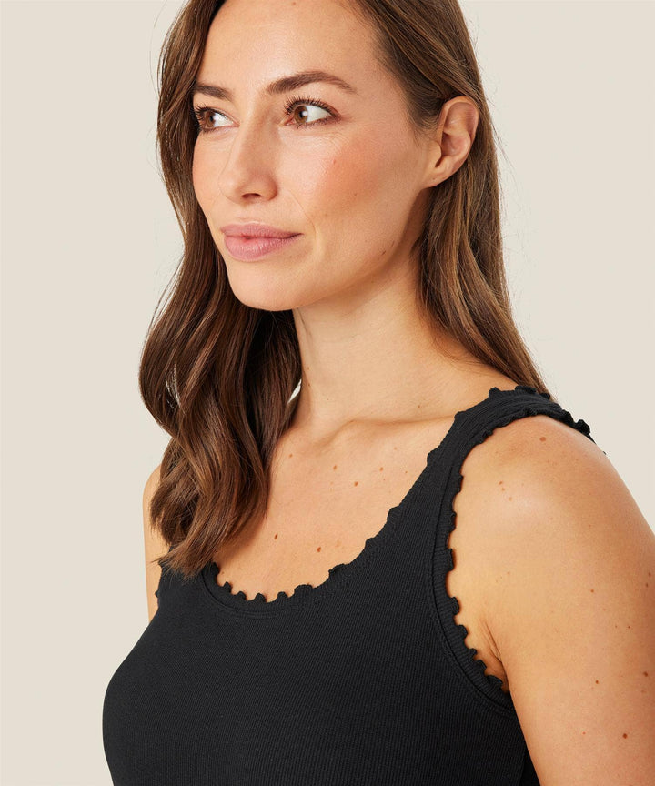 MASAI svart overdel singlet - på modell 1