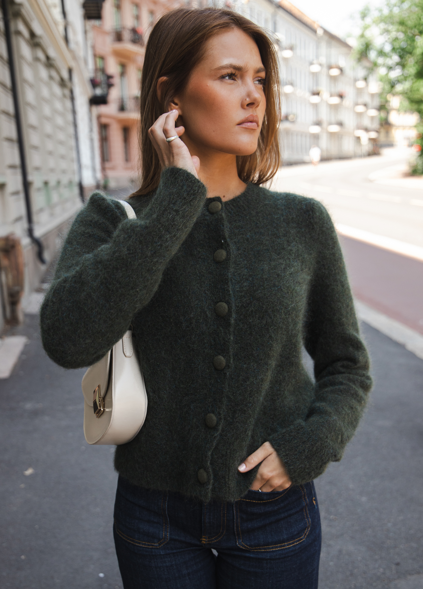 Ulla Mohair Cardigan, Harvest Green fra Missmaya hos Tråkk Inn