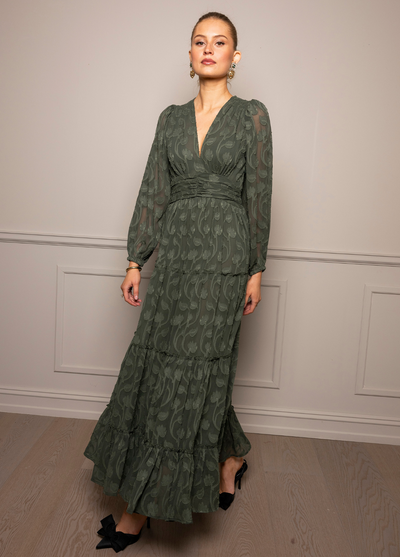Noor Maxi Dress, Luxe Green fra Missmaya hos Tråkk Inn