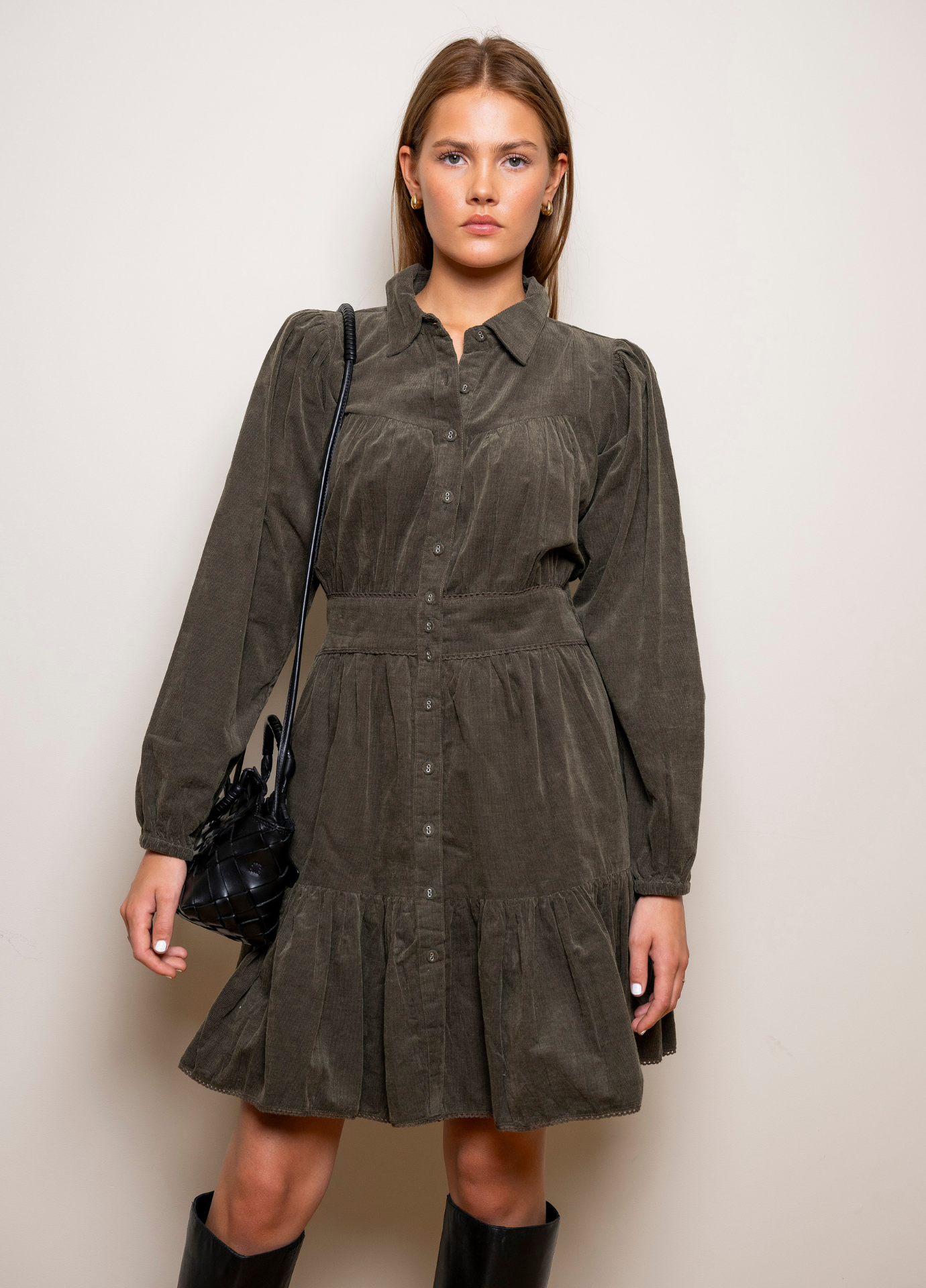 Vicky Dress, Dark Forest Corduroy fra Missmaya - bilde 3