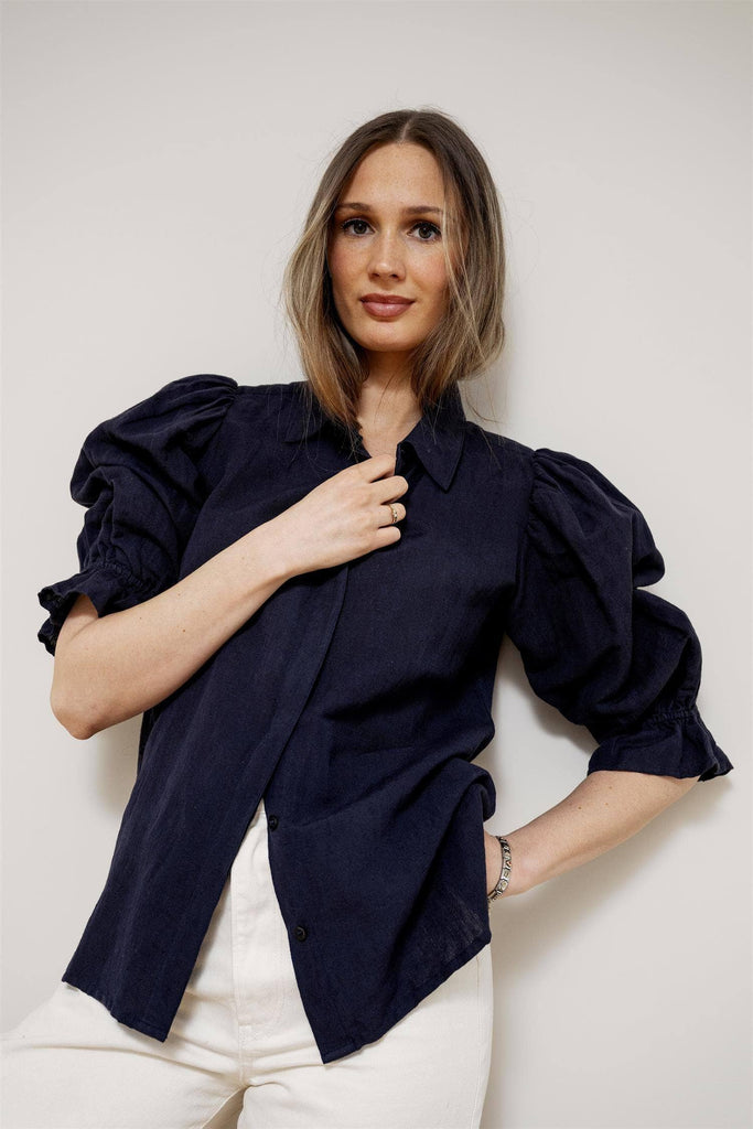 shirt Amy ホワイト MARKET 初めまして！ご覧いただきありがとうござい 