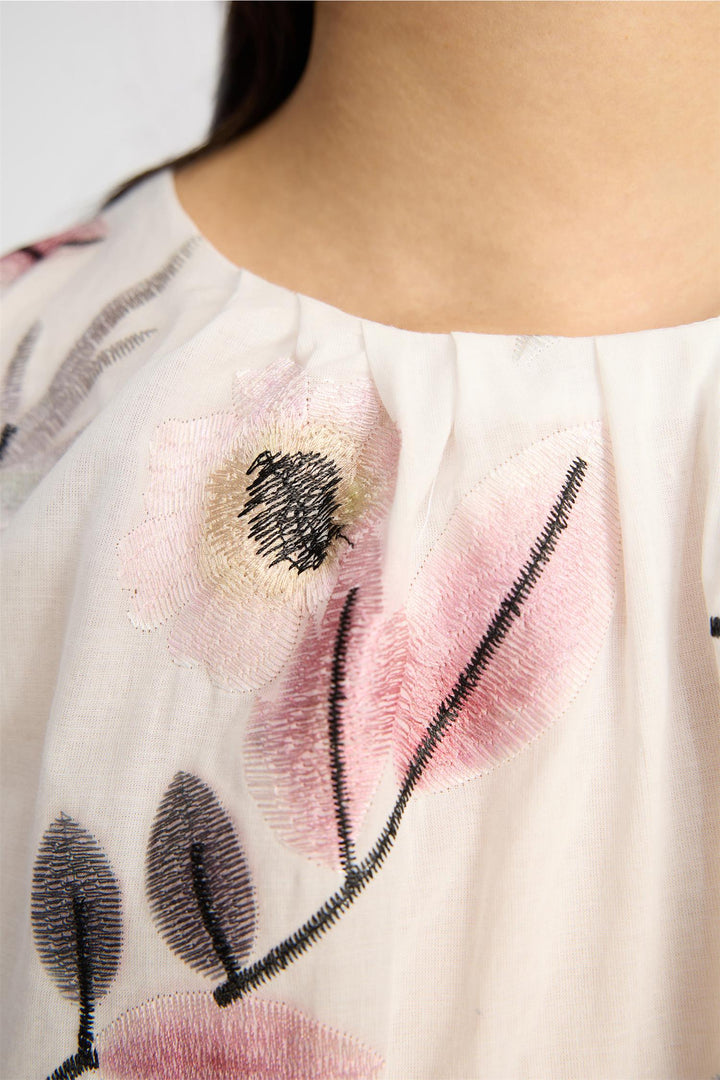 MUNTHE hvit bluse - detaljbilde