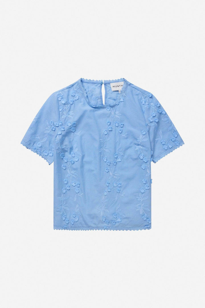 MUNTHE lyseblå bluse - forfra