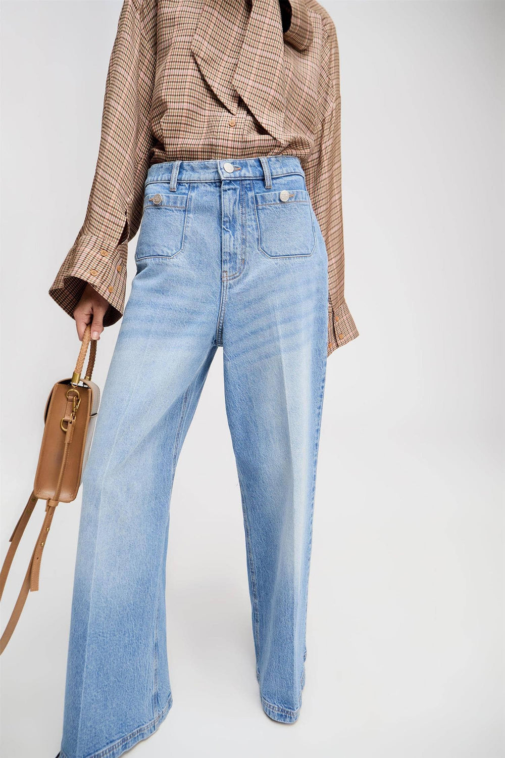 MUNTHE lys blå bukse jeans - på modell