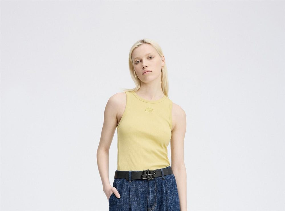 MUNTHE overdel singlet - på modell forfra