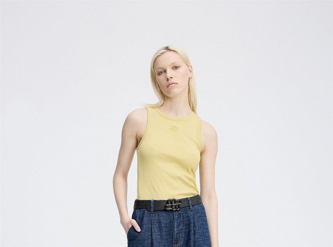 MUNTHE overdel singlet - på modell forfra