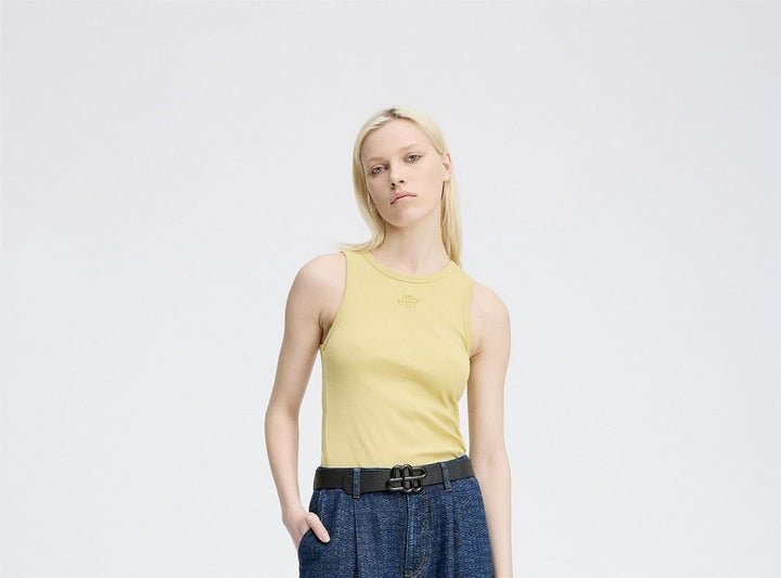 MUNTHE overdel singlet - på modell forfra