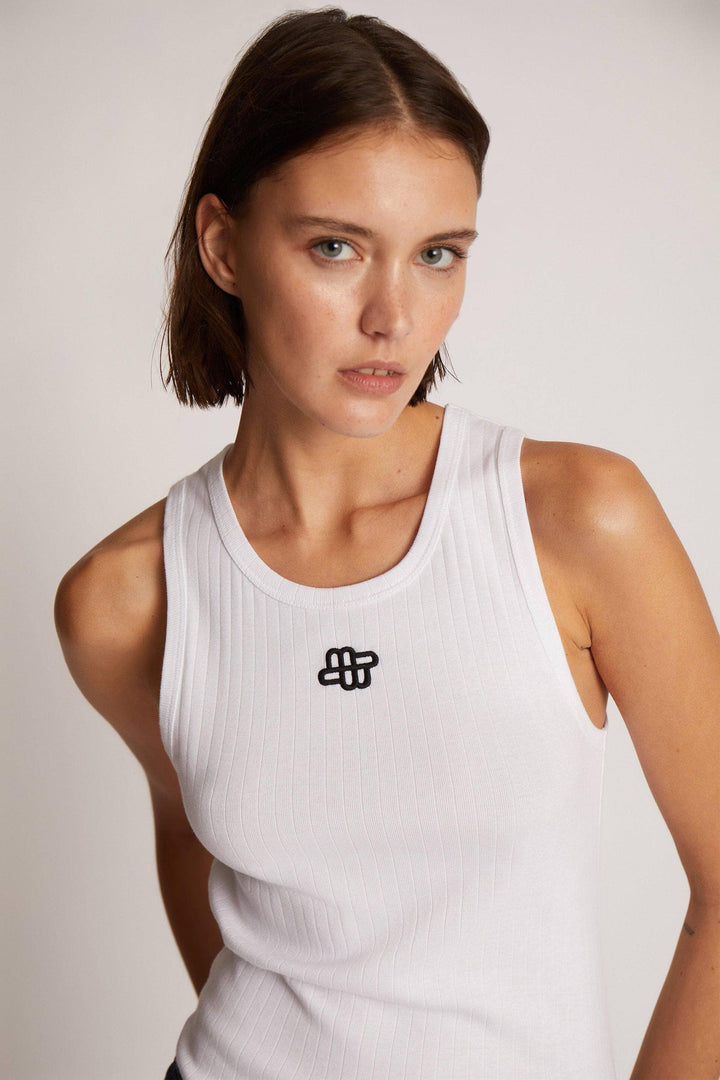 MUNTHE hvit overdel singlet - på modell