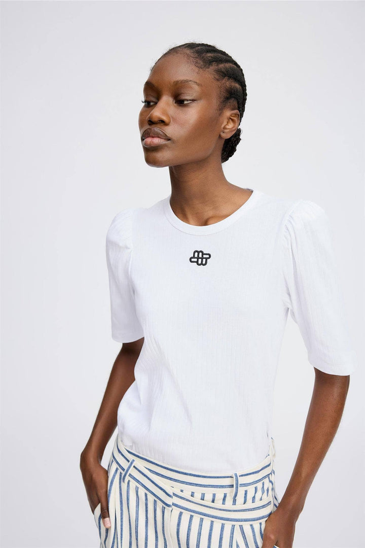 MUNTHE hvit overdel t-shirt - på modell