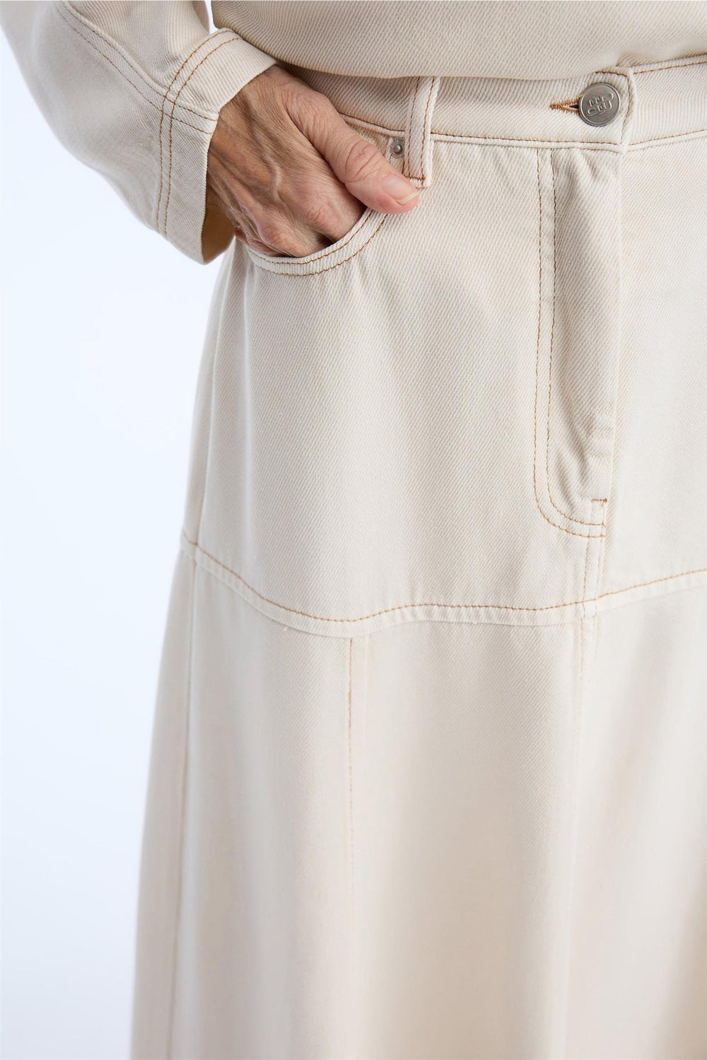 MUNTHE beige skjørt - detaljbilde