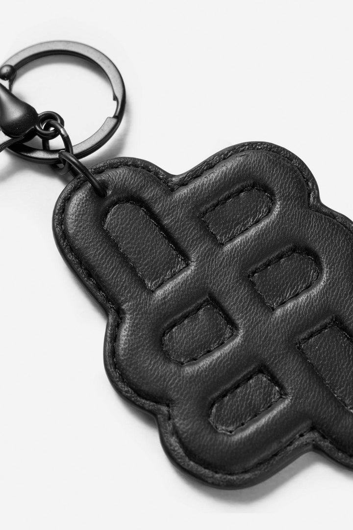 MUNTHE svart tilbehør nøkkelring - nærbilde