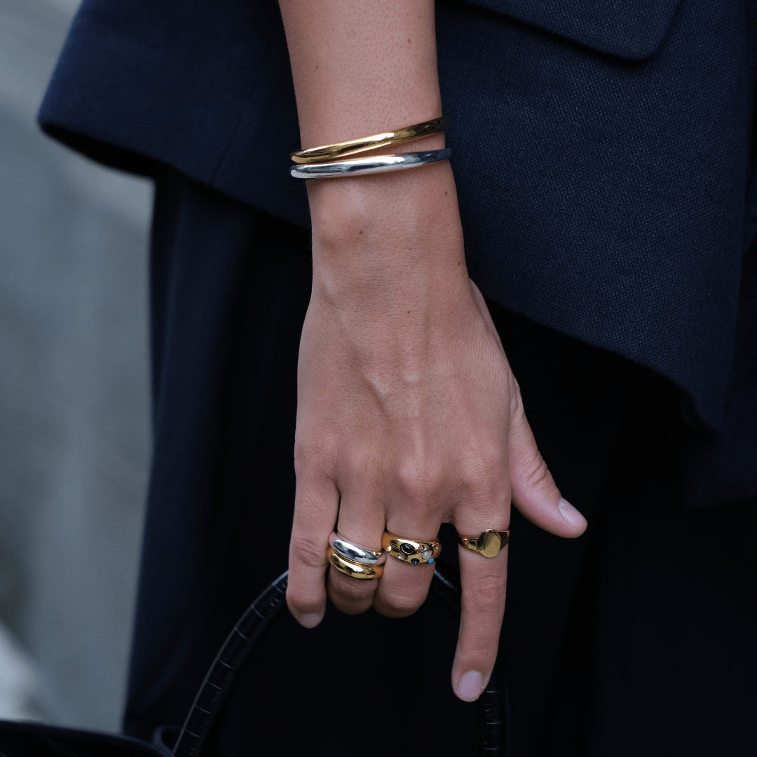 Orelia gull og sølv smykker armbånd og ringer - på modell