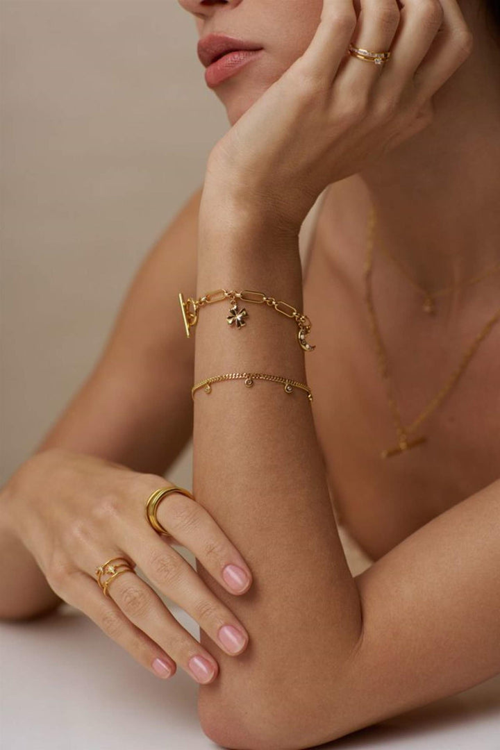 Orelia smykker armbånd - på modell