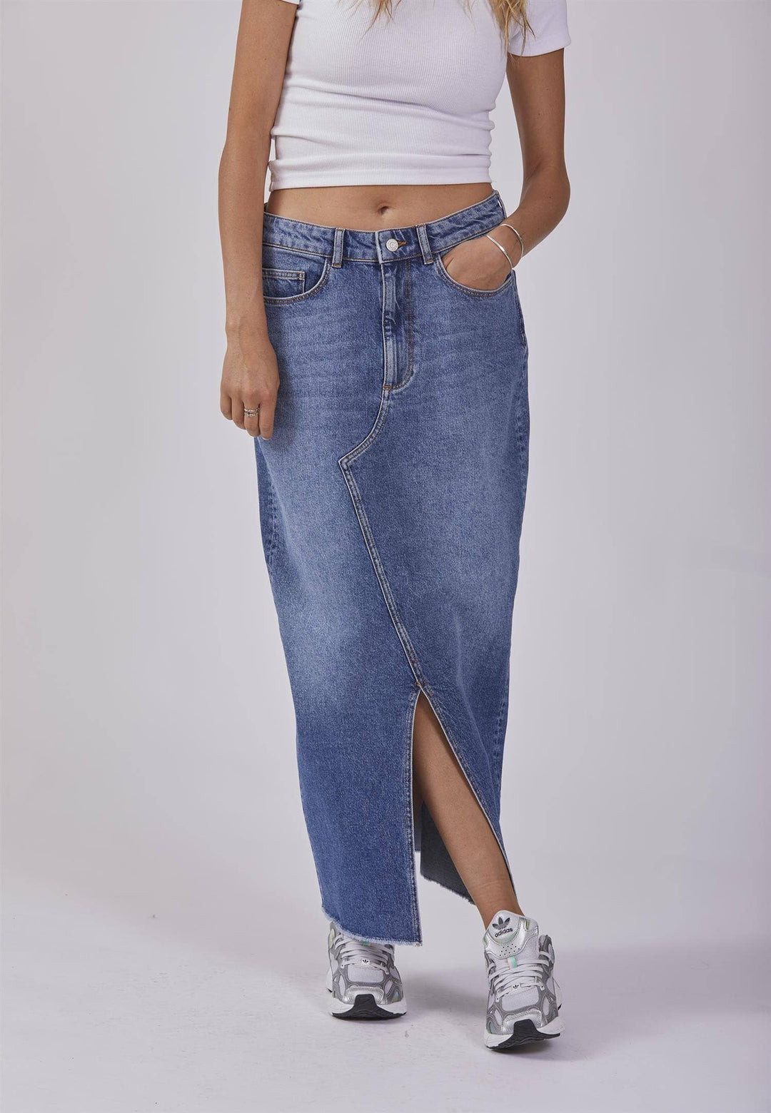 Gena, Denim