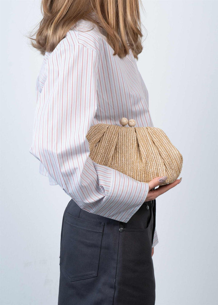 Sui Ava beige tilbehør veske - på modell