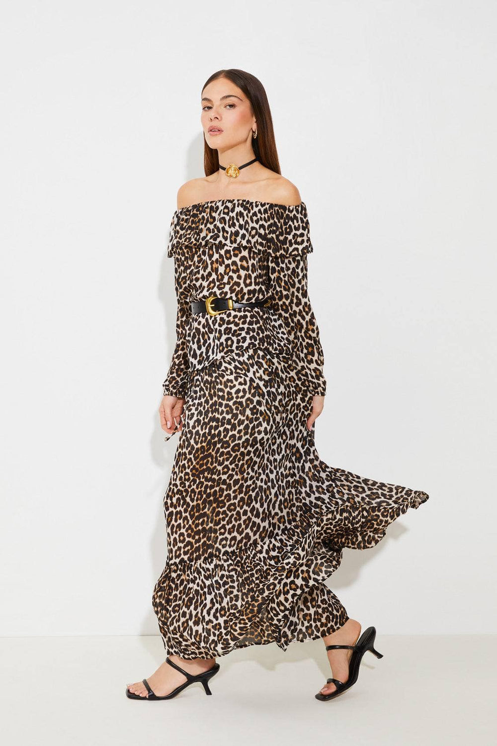 Suncoo beige leopard kjole - på modell 1
