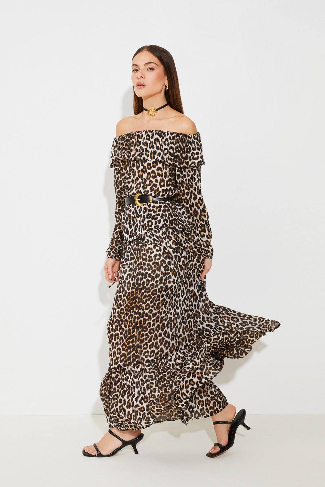 Suncoo beige leopard kjole - på modell 1