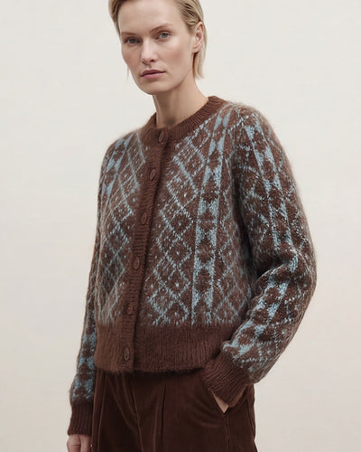 Maja Cardigan, Jord