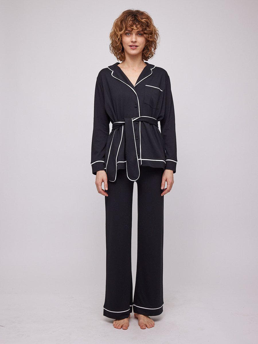 Ella & il svart pyjamas - på modell